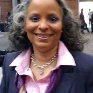 Meet your Posher, Angela